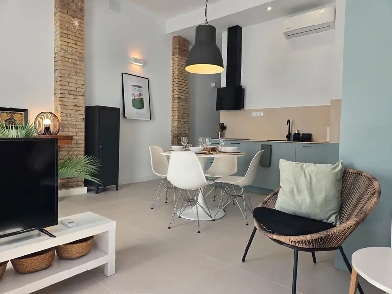 Apartamento en Cabanyal Valencia: 3 habitaciones, amueblado, cerca de la playa