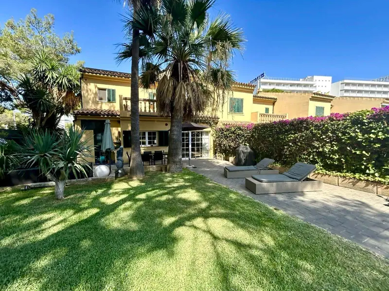 Pareado en Alquiler Palmanova Mallorca: 4 Dorm, Jardin Privado con Jacuzzi