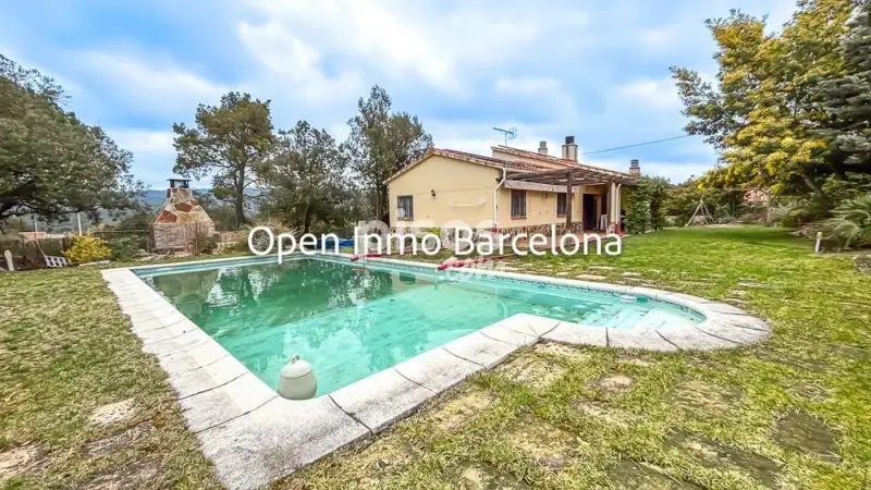 Casa en venta en Cataluna con piscina y jardin