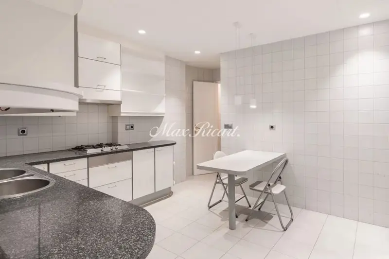 Amplio piso en venta Turó Park Barcelona 5 dormitorios