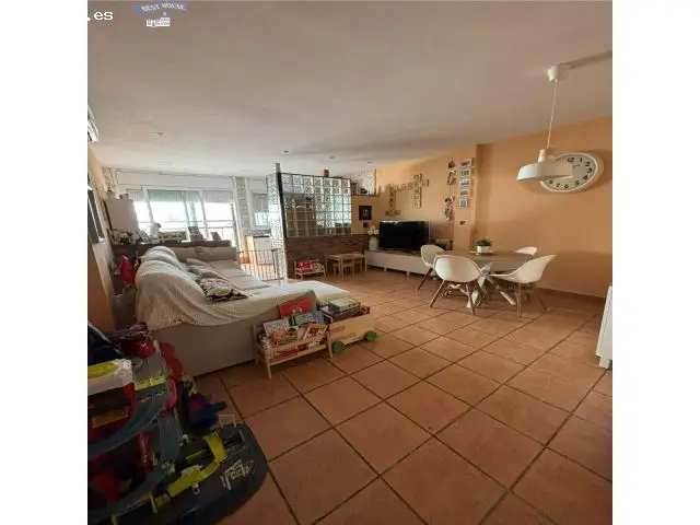 Casa en Sabadell con Terraza de 98m2 y Patio