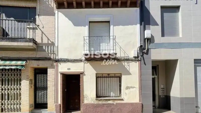 Chalet en Venta en Zuera: Cerca de Supermercados, Bancos y Ayuntamiento