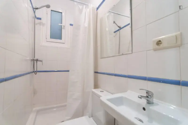 Habitacion Doble en Piso Compartido en Eixample