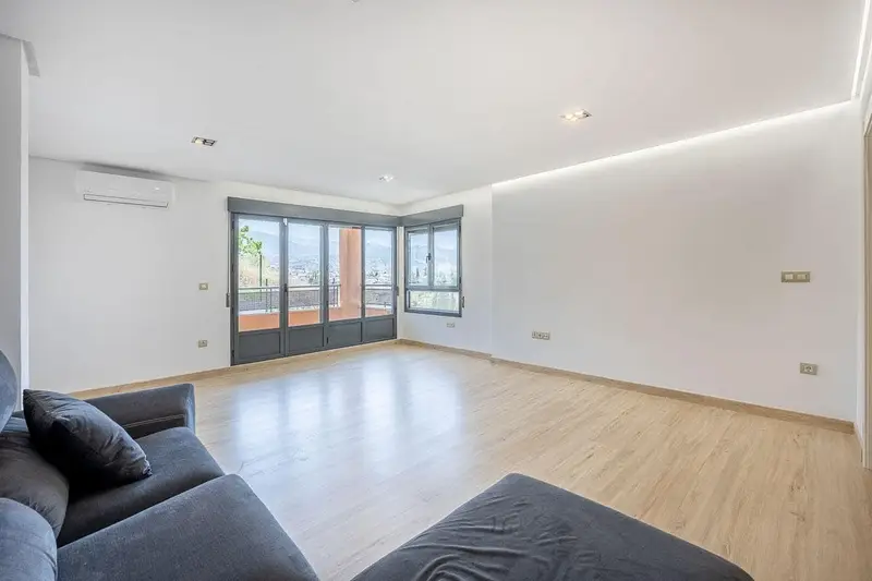 Piso en venta en Granada ciudad zona Serrallo Huetor