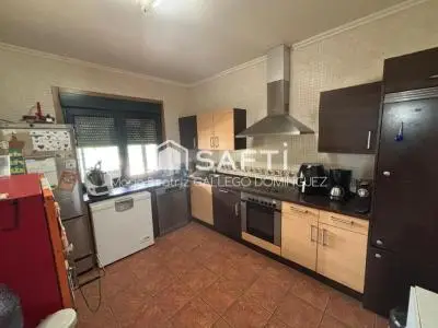 Casa Pareada en Ponteareas con Piscina y Parcela