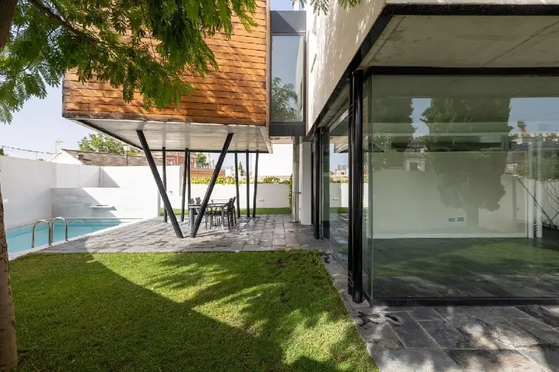 Venta Adosado Lujo Huetor Vega Piscina Jardin Garaje Terrazas