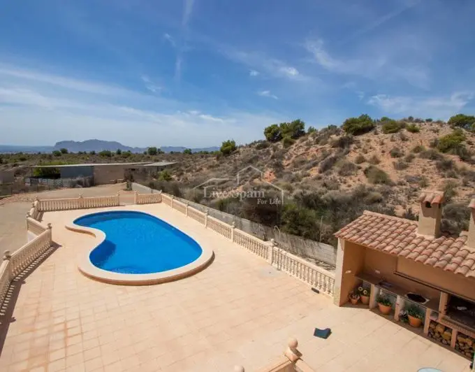 5 Bed House for sale