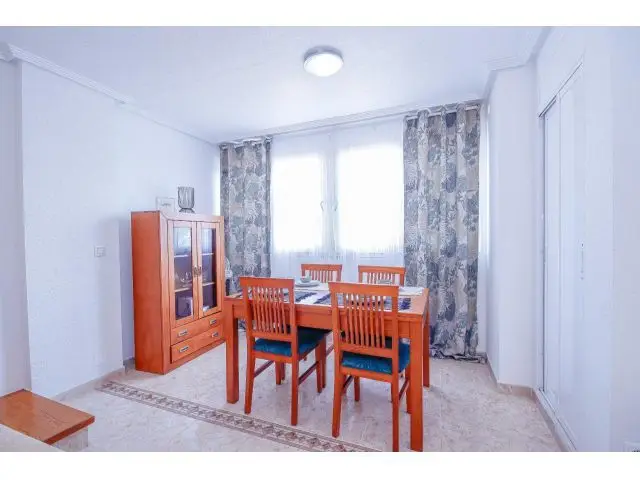 Apartamento con Vistas al Mar en Torrevieja Alquiler Temporada