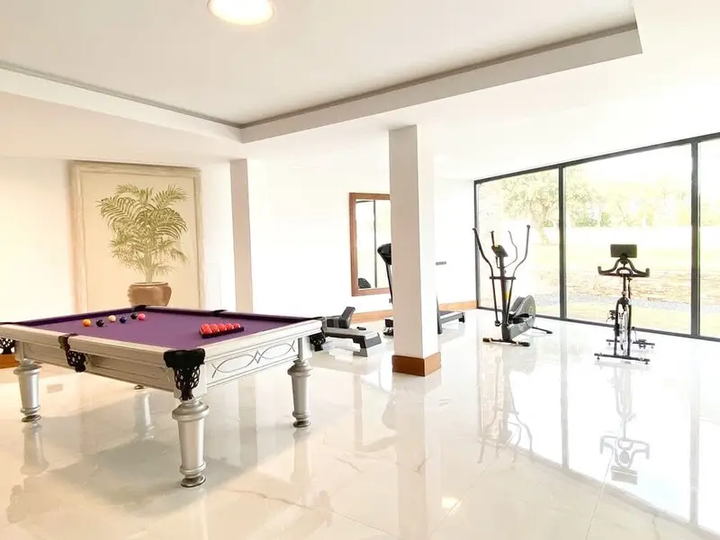 Villa de Lujo en Venta con 6 Dormitorios y Piscina Infinita