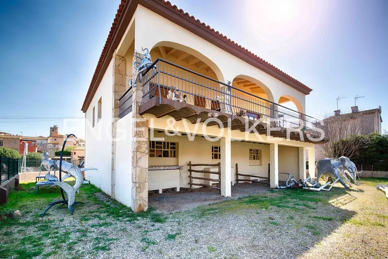 Bungalow en Castelló d'Empúries con jardín, garaje y 5 dormitorios