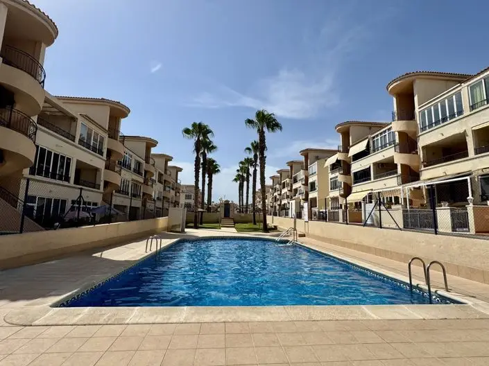 Apartamento en Punta Prima 2 Dormitorios Cerca de la Playa