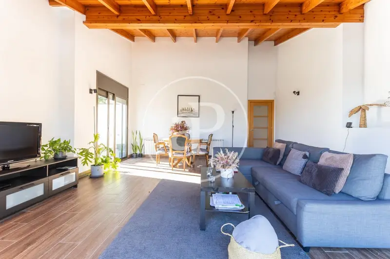 Chalet en venta en Matadepera con piscina y jardin