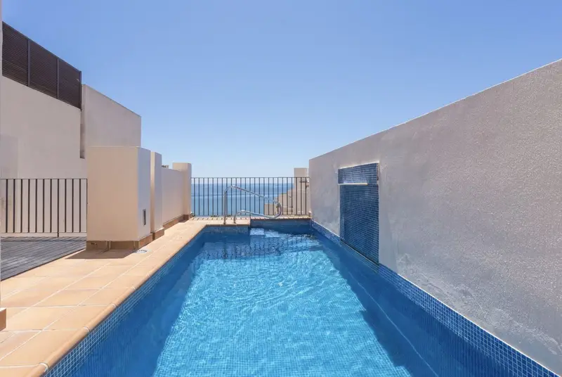Atico 2 Dormitorios Milla de Oro Estepona Vistas al Mar Piscina Privada