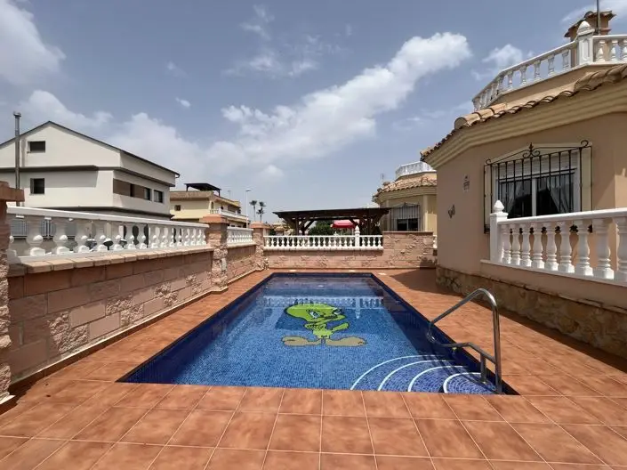 Villa de 2 Dormitorios en Venta Almoradi