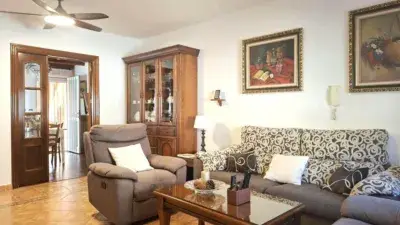 Casa Pareada en Cullar Vega con Patio y Sótano