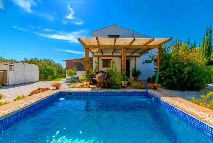 Villa de 2 dormitorios en venta en Sierra Bermeja Estepona