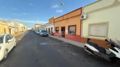Casa Unifamiliar en Montijo 179m2 Dos Banos
