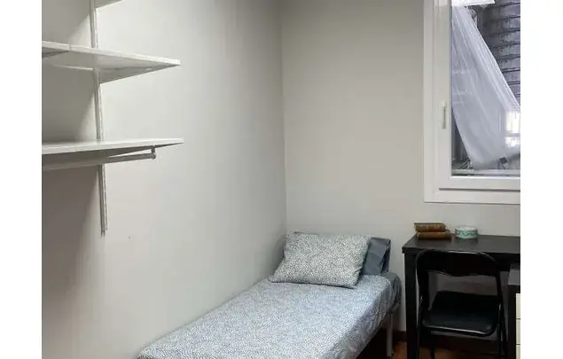Rent a room of 90 m² in Barcelona
