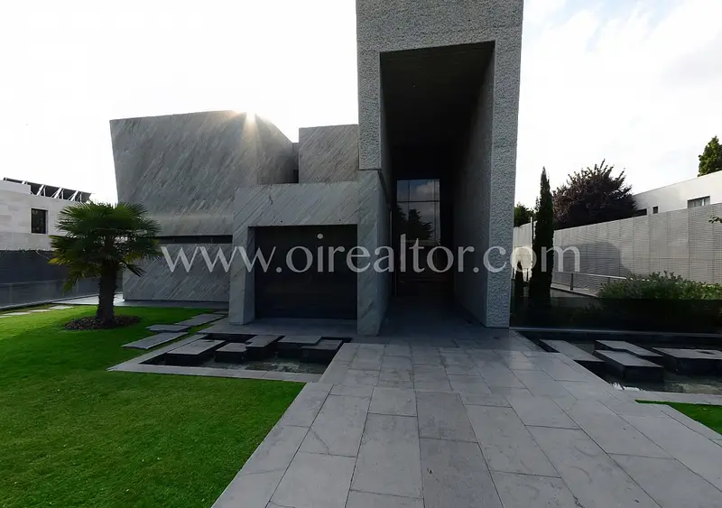 Casa de Lujo en Venta Valdemarin Madrid 7 Dormitorios Piscina Jardin