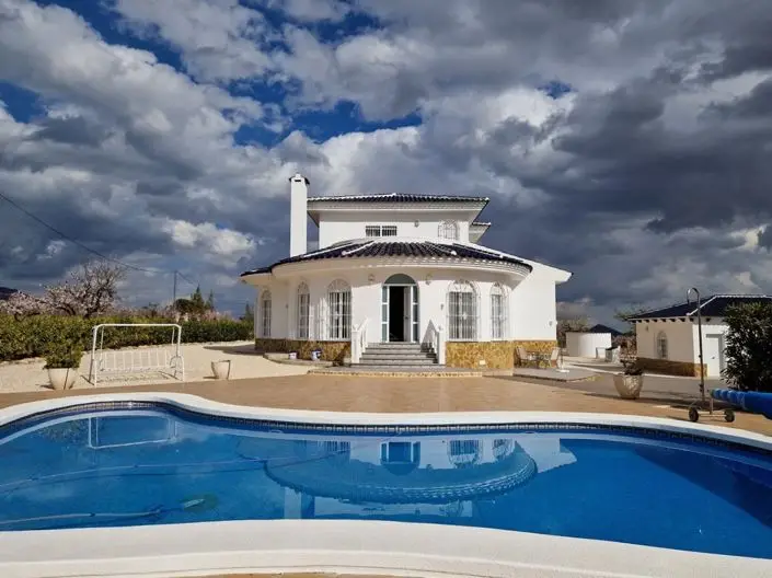 Villa de Lujo 4 Dormitorios Pinoso