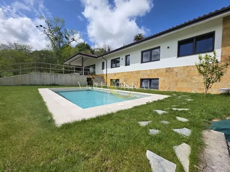 Chalet en Pumalverde Udias Cantabria 3 dormitorios piscina 3600m2