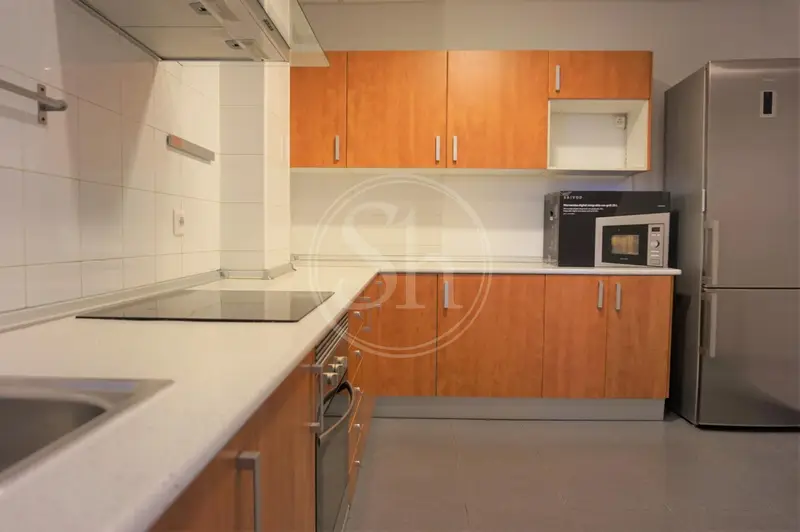 Apartamento en Alquiler en Barcelona Pedralbes con Parking Incluido