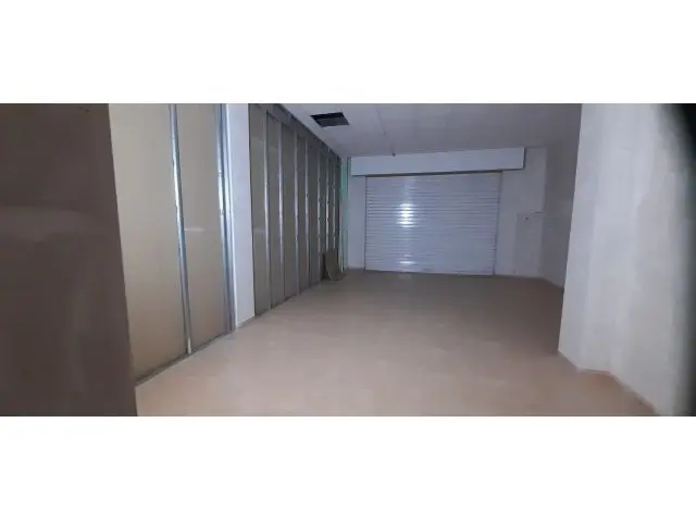 Local Comercial Cerca de Parque La Coca y Biblioteca