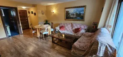 Apartamento en La Pinilla con Sauna y Vistas a la Montaña