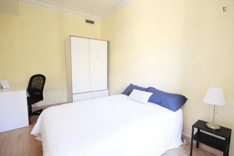 Habitacion Doble en Piso Compartido Eixample