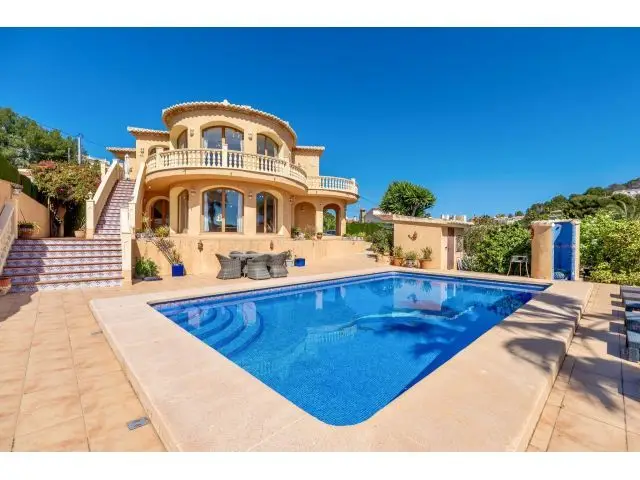 Villa de Lujo en Calpe con Vistas al Mar