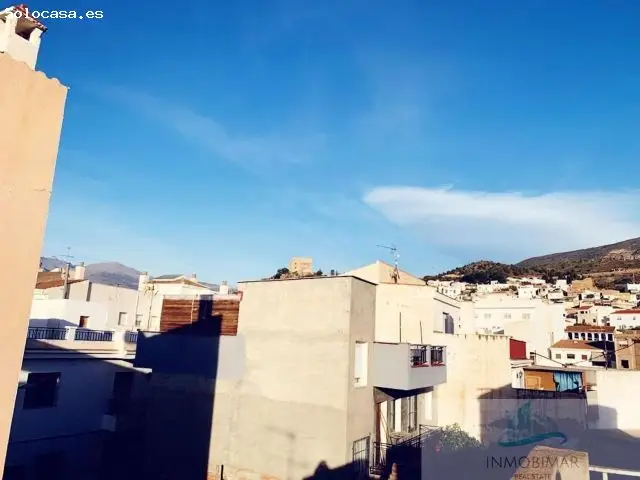 Chalet en Venta en Vélez de Benaudalla Gran Casa para Familias