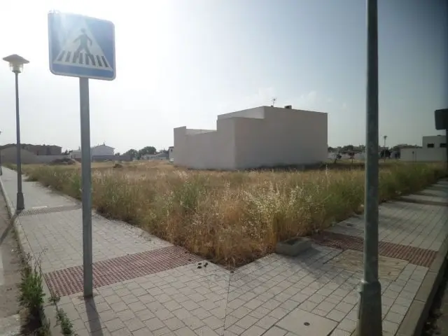 Solar 640m2 Esquina Junto Institutos