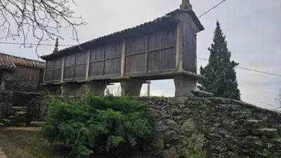 Casa de Piedra Gallega Rehabilitada con Finca de 37000m2