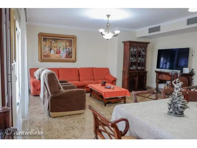 Piso en Alquiler Sevilla 180m2 4 Dormitorios Garaje Trastero