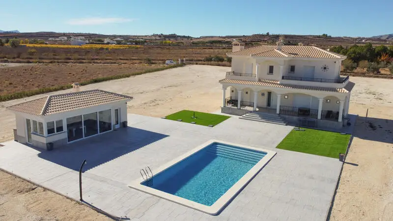Villa en Venta Pinoso Alicante 2 a 4 Dormitorios Piscina