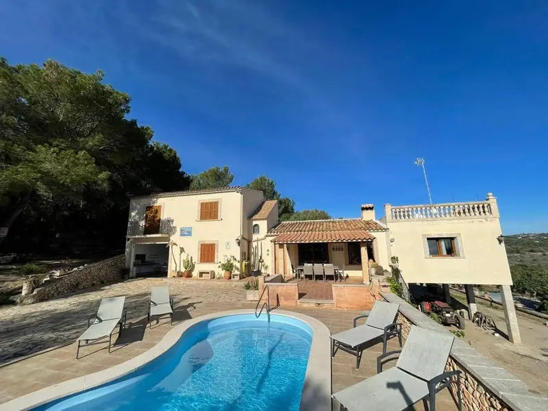 Finca Rural en Calas de Mallorca con Piscina y Licencia Turistica