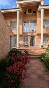 Chalet en Venta Port de Sagunt: Lujo, Confort y Entretenimiento
