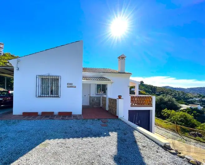 Villa 3 Dormitorios en Venta Canillas de Albaida
