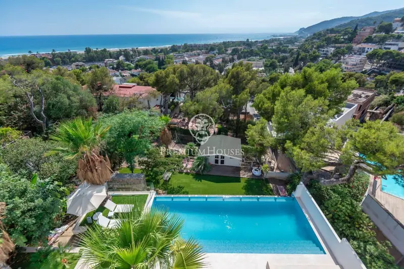 Villa de Lujo en Bellamar Castelldefels 5 Suites Piscina y Sauna