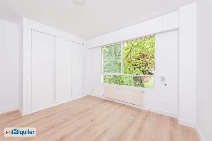 Alquiler Piso 3 Dormitorios Garaje Trastero Aire Acondicionado Madrid