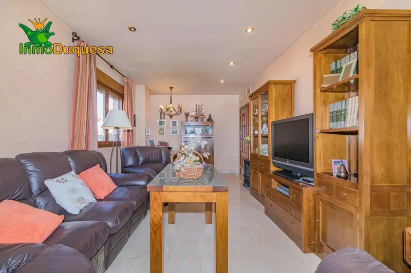 Chalet en Venta en Ogíjares Granada 323m2