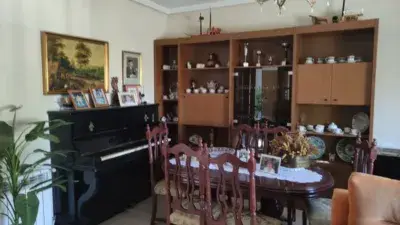 Chalet en venta en El Viso de San Juan con piscina y gran jardin
