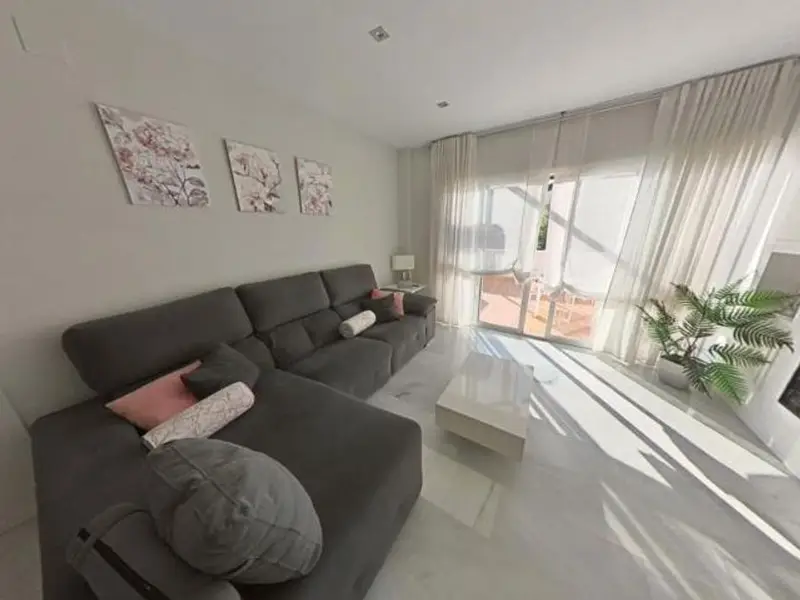 Chalet en Cordoba 240m2 con Sotano Terrazas y 4 Dormitorios