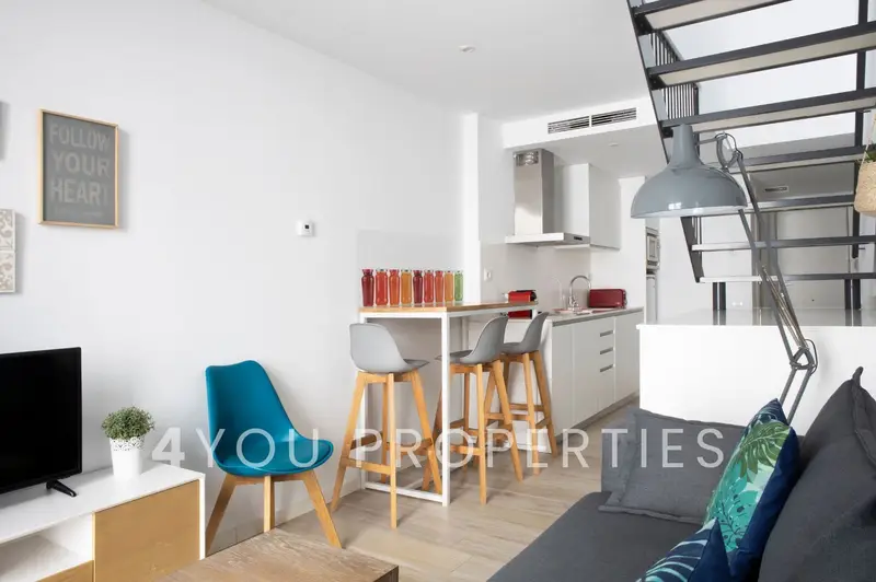 Venta Edificio Turistico Sitges 3 Apartamentos Local Comercial Calle Mayor