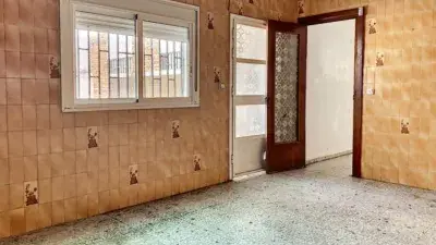 Casa Adosada en Palma del Rio 4 Dormitorios 1 Baño Terraza
