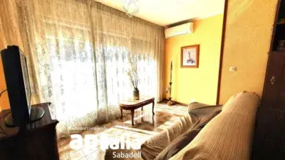 Casa en Venta en Sabadell con Garaje y Terrazas