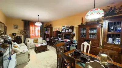 Casa Adosada en Alovera con Piscina y Barbacoa