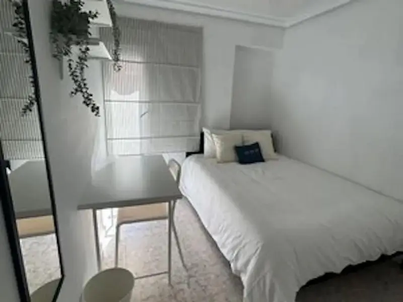 Apartamento en alquiler Paterna 3 dormitorios 1 ba

