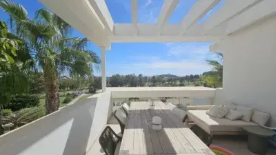 Dúplex en Primera Línea de Golf con Vistas Panorámicas