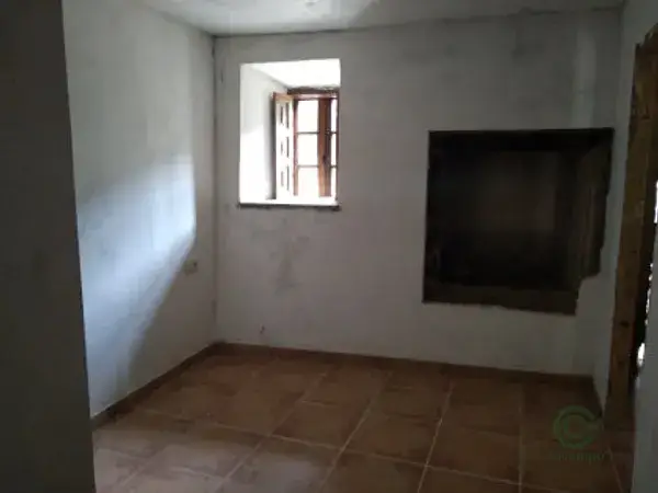 Casa Semirestaurada con Horreo en Pontevedra